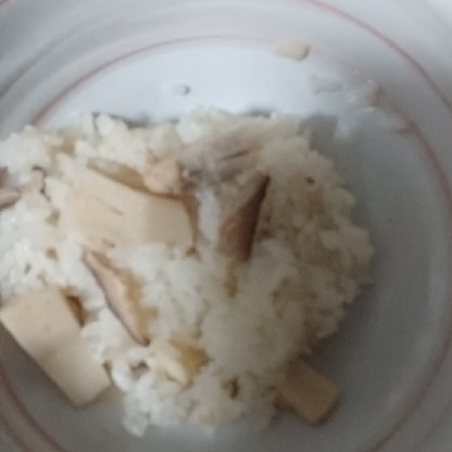 干し椎茸が少し残っていたので入れました。この筍ご飯作る為に白だし買いました。簡単でとても美味しく炊けました。ごちそう様でした！